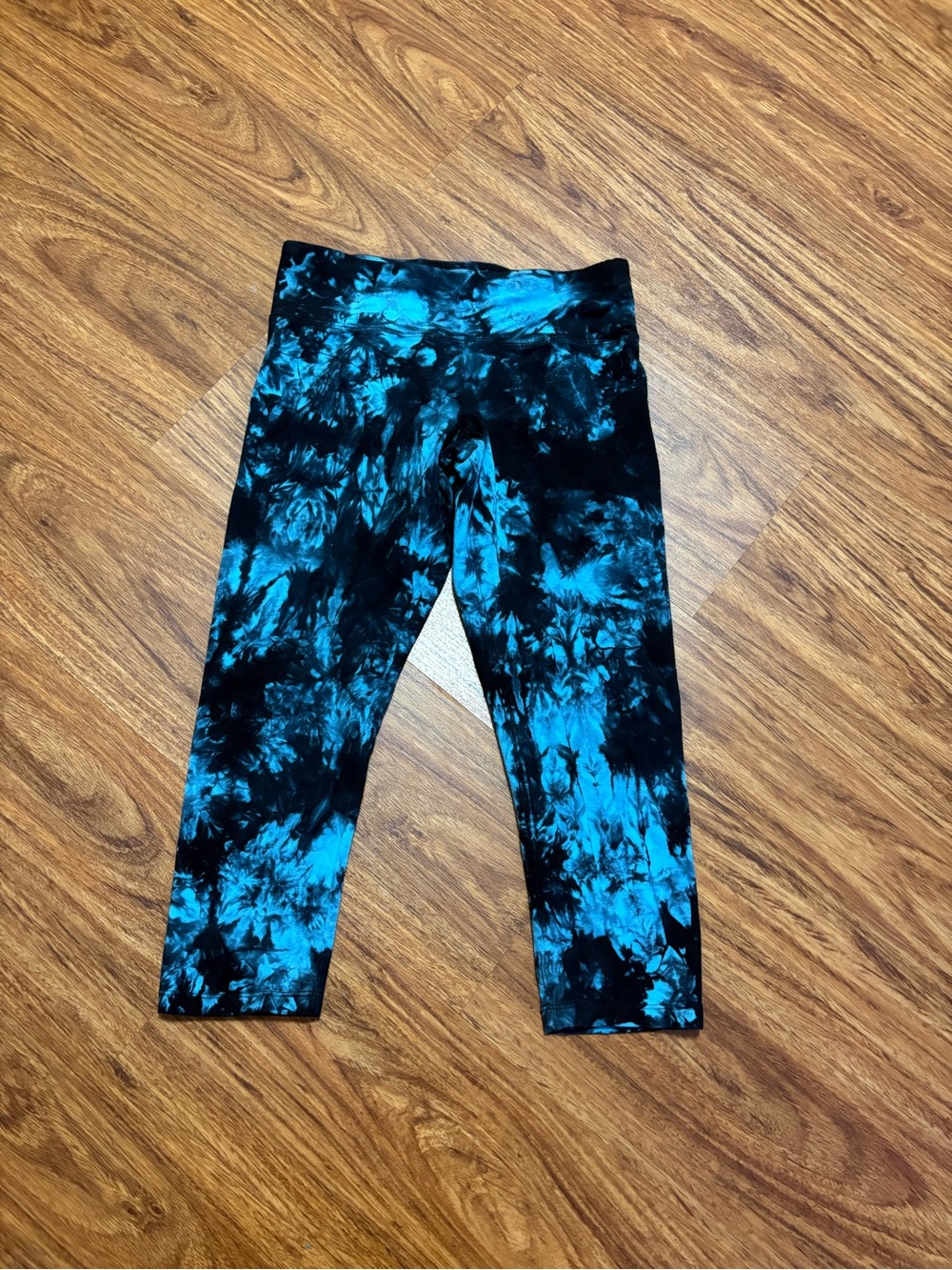 Calvin Klein Black and Blue Tie-Dye Women’s Capri Leggings - Size Small